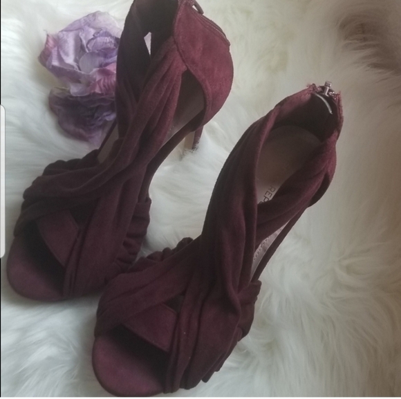 Sale Shoe Republic LA Maroon Color Heels - Picture 1 of 9
